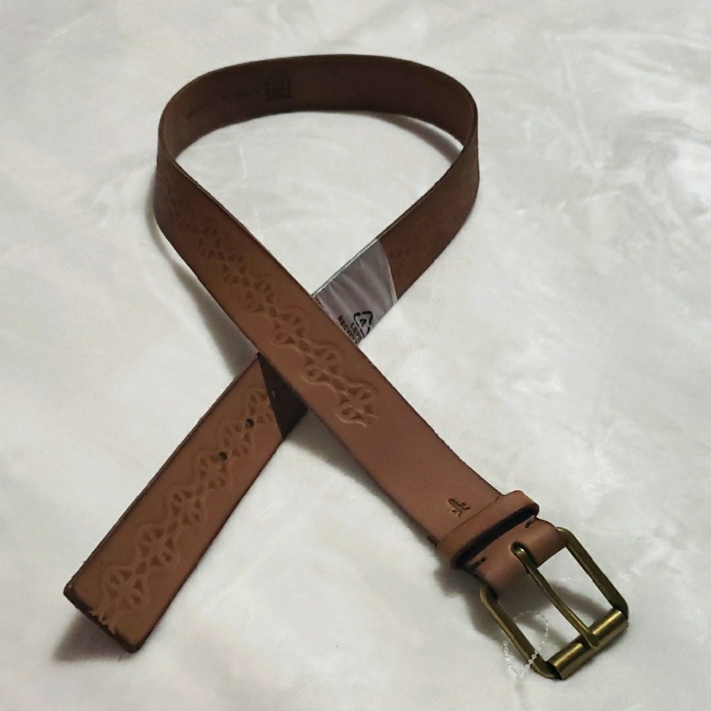 Frye Leather Tan Belt. Size M.‎